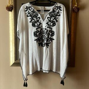 Chico’s Embellished White With Black Embroidery Kimono Top Small Medium